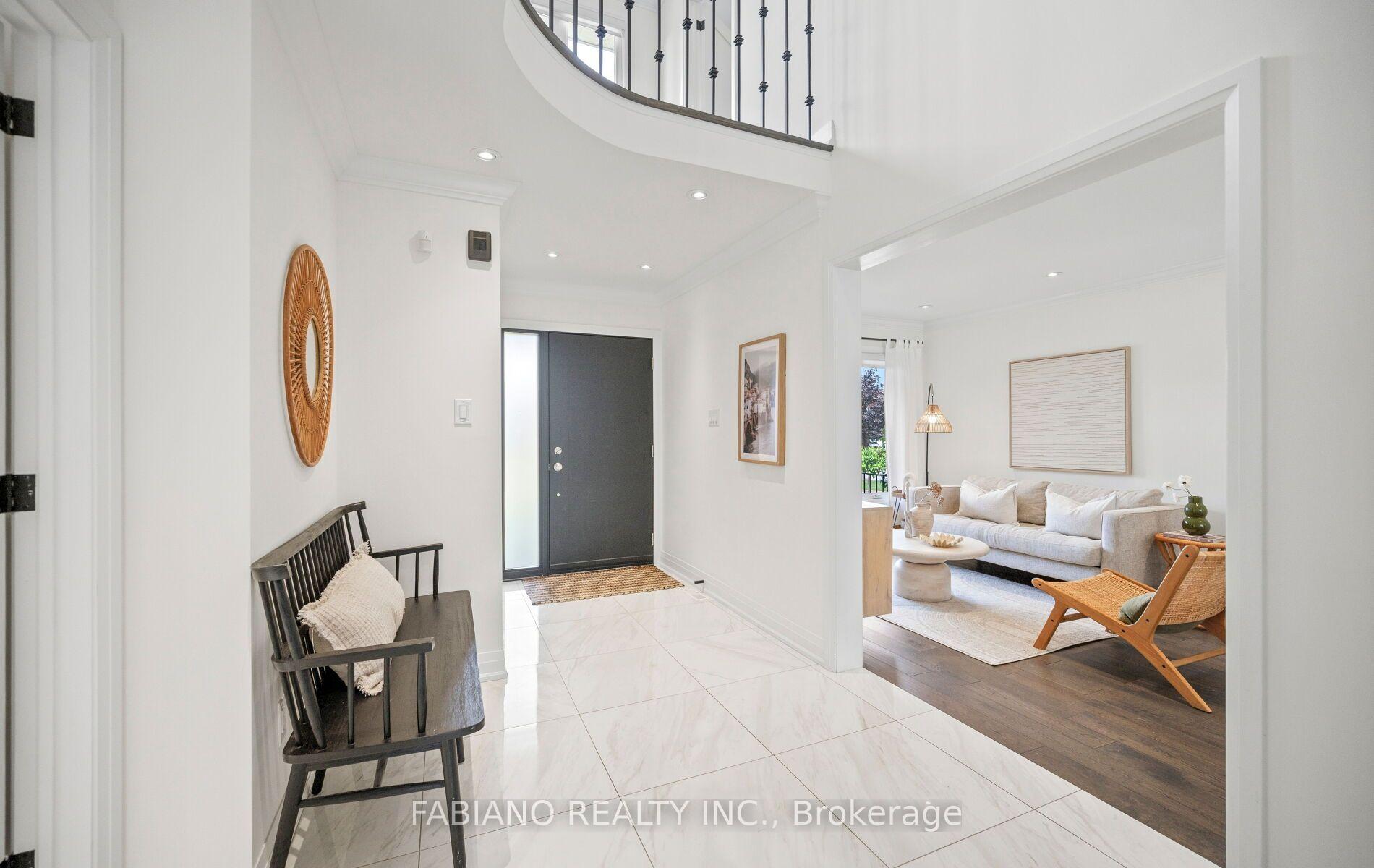 Photo 5 of 29 Diamond Street, Vaughan, West Woodbridge — HOMEH