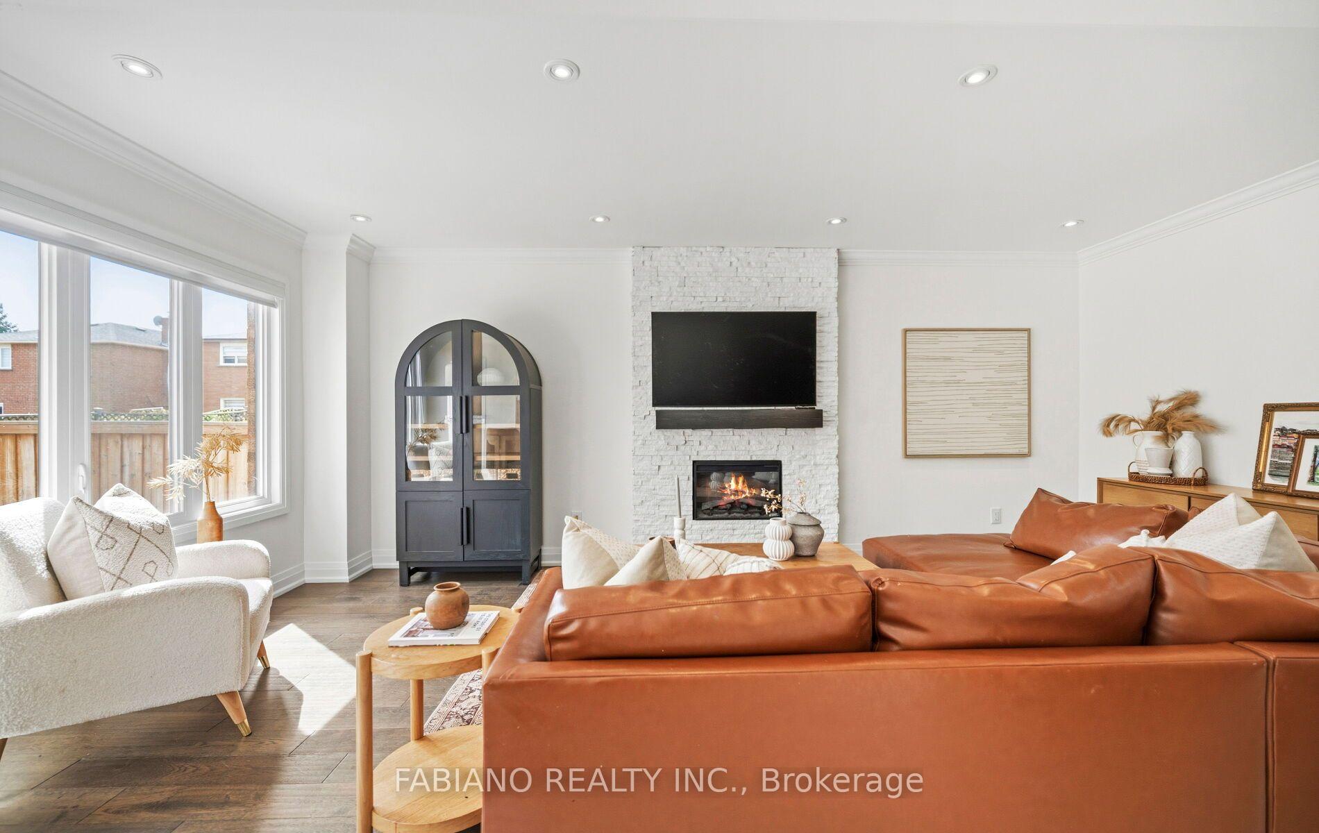 Photo 17 of 29 Diamond Street, Vaughan, West Woodbridge — HOMEH