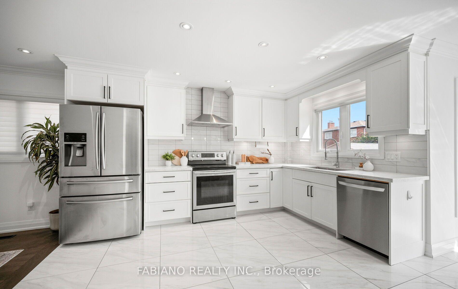 Photo 12 of 29 Diamond Street, Vaughan, West Woodbridge — HOMEH