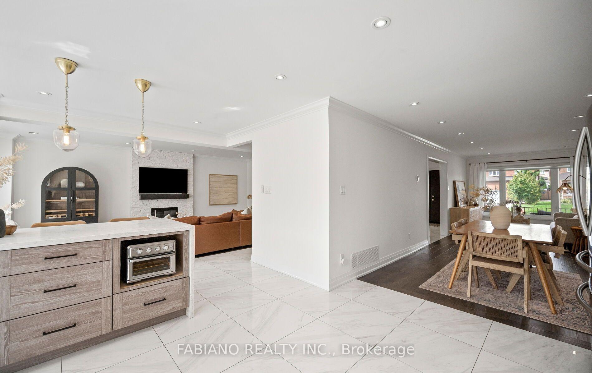 Photo 15 of 29 Diamond Street, Vaughan, West Woodbridge — HOMEH