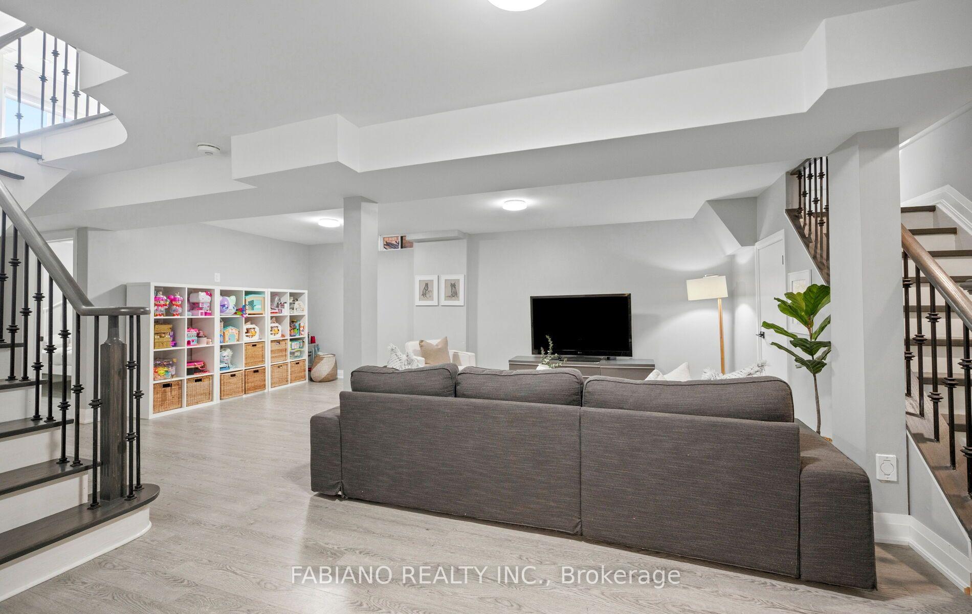 Photo 33 of 29 Diamond Street, Vaughan, West Woodbridge — HOMEH