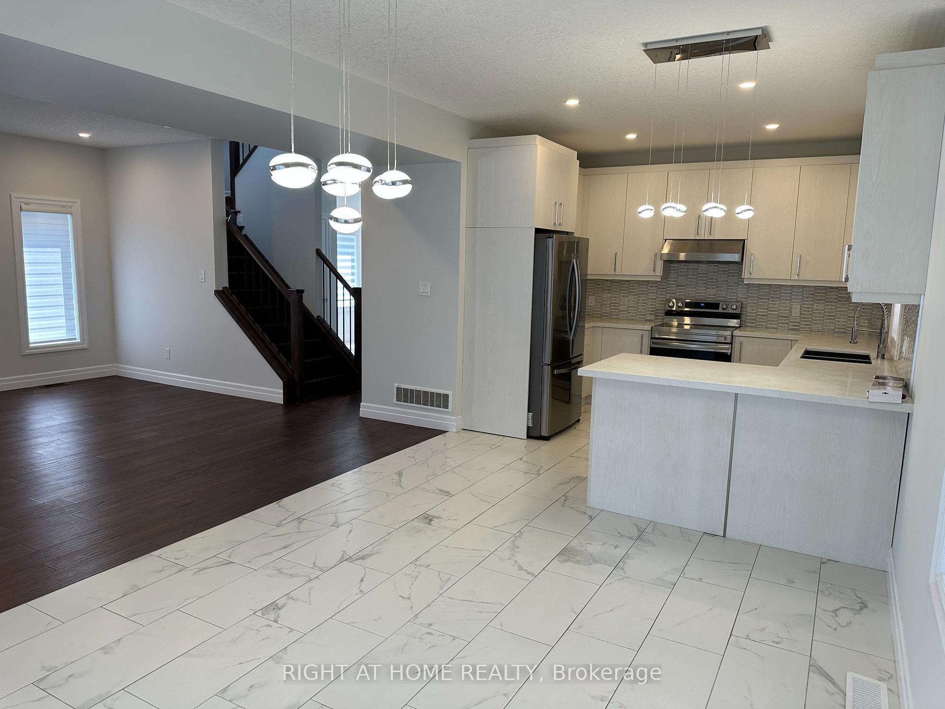 Photo 8 of 2967 Petty Road, London, South W — HOMEH