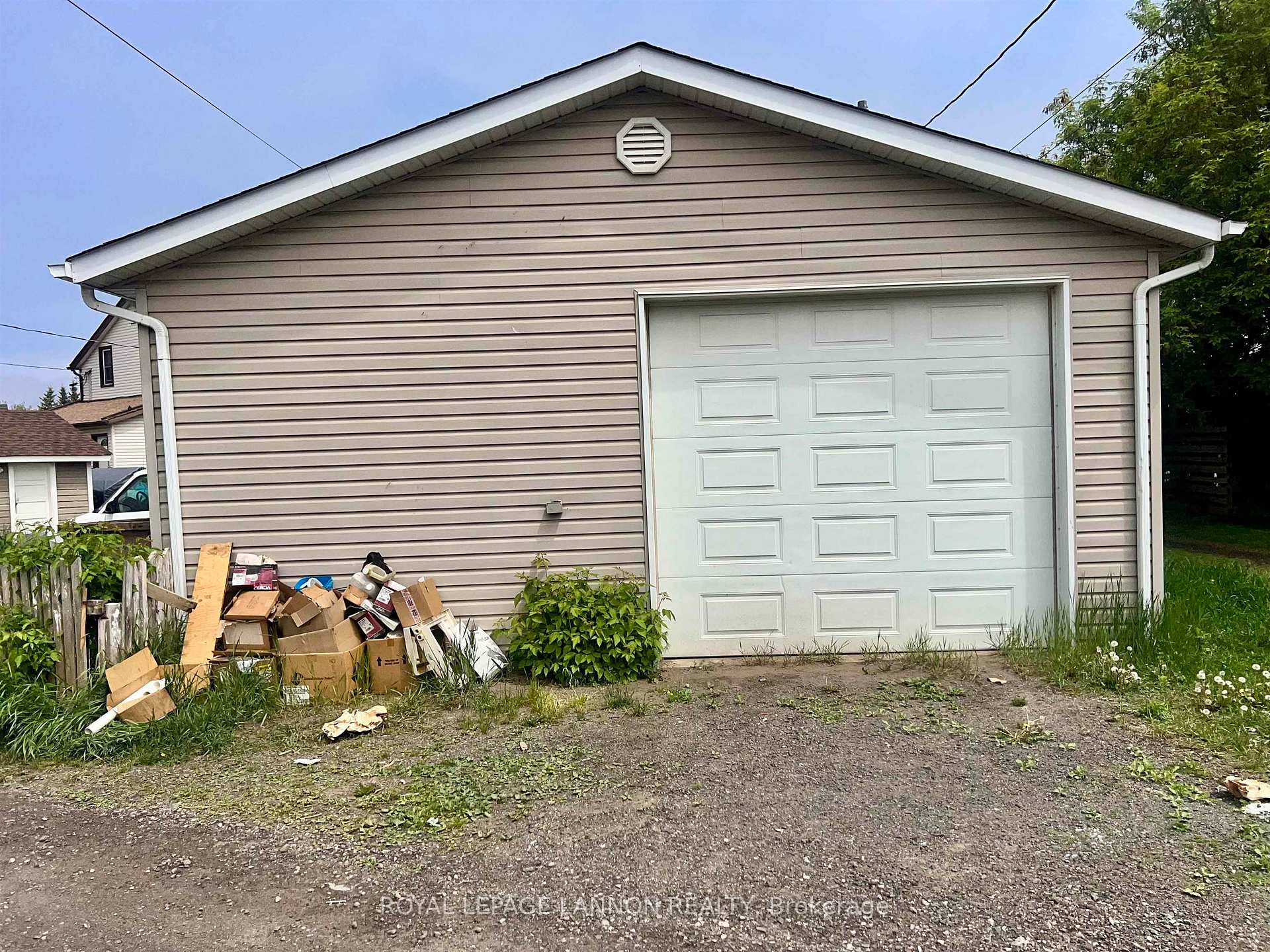 Photo 5 of 715 May Street N, Thunder Bay, McKeller Park — HOMEH