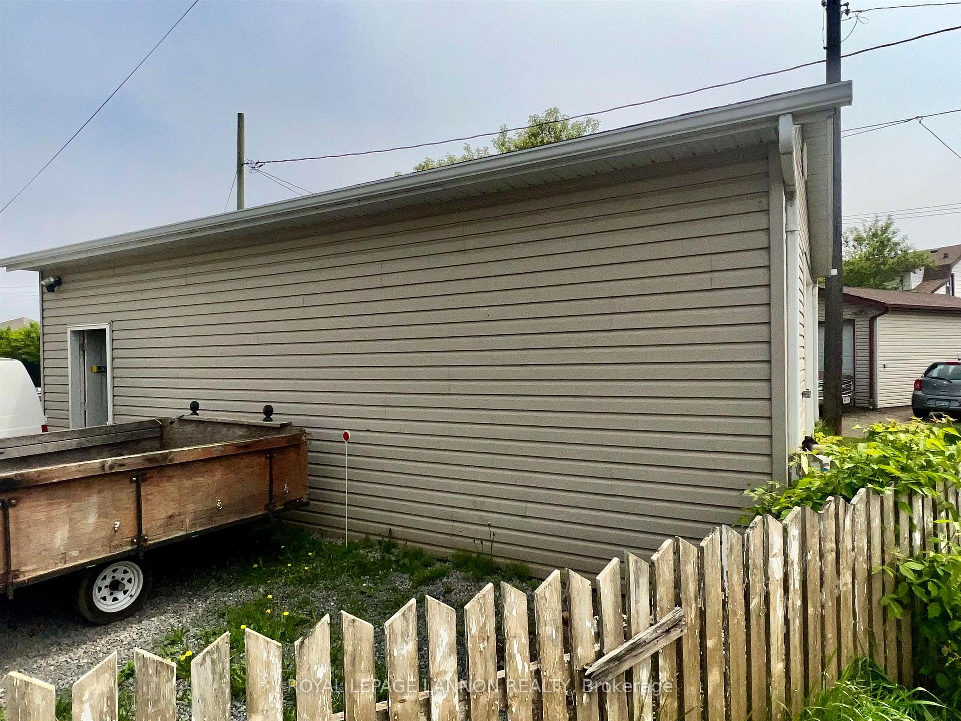 Photo 32 of 715 May Street N, Thunder Bay, McKeller Park — HOMEH