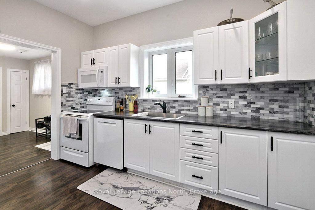 Photo 7 of 321 Second Street, Collingwood — HOMEH