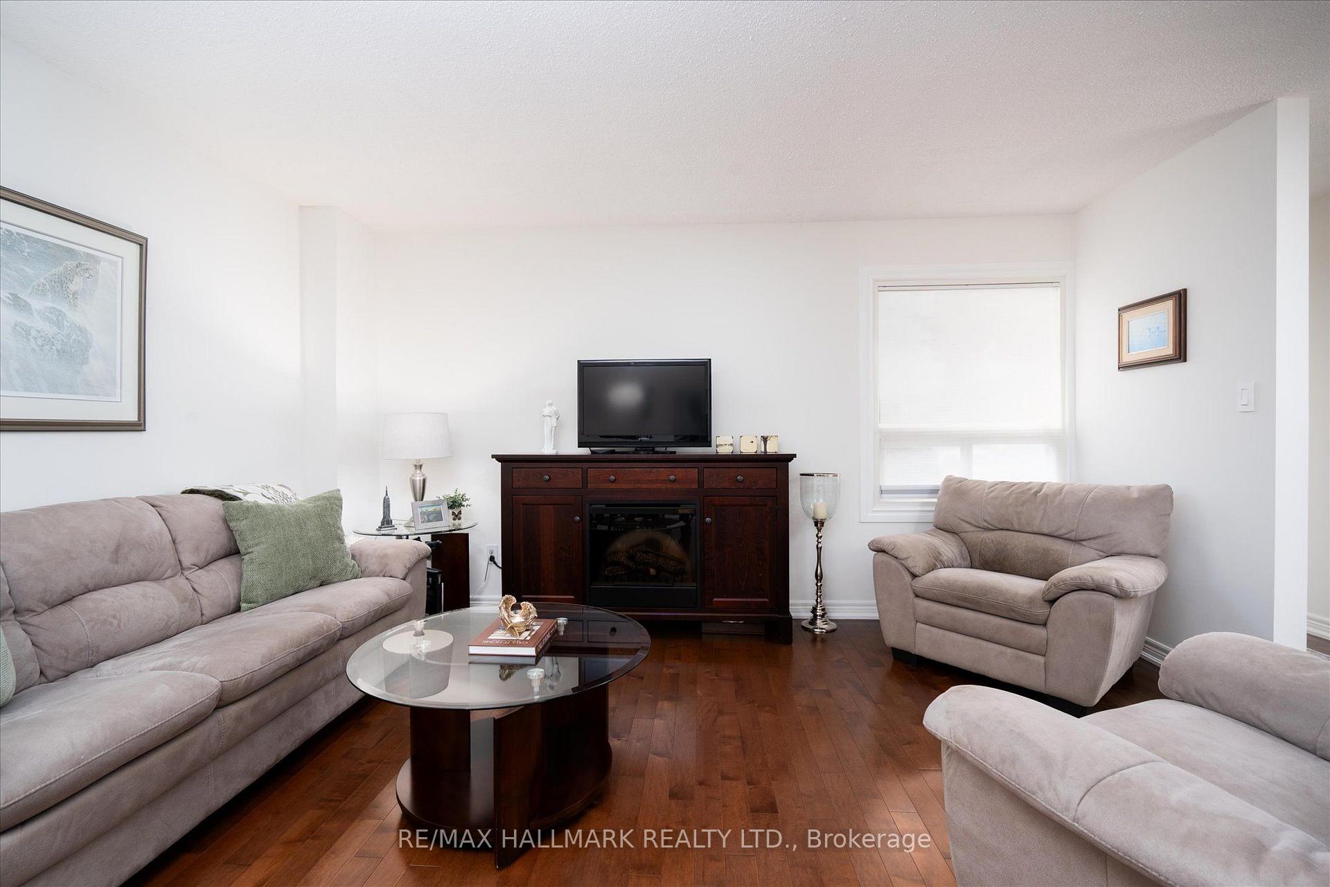Photo 11 of 72 Tams Drive, Ajax, Central East — HOMEH