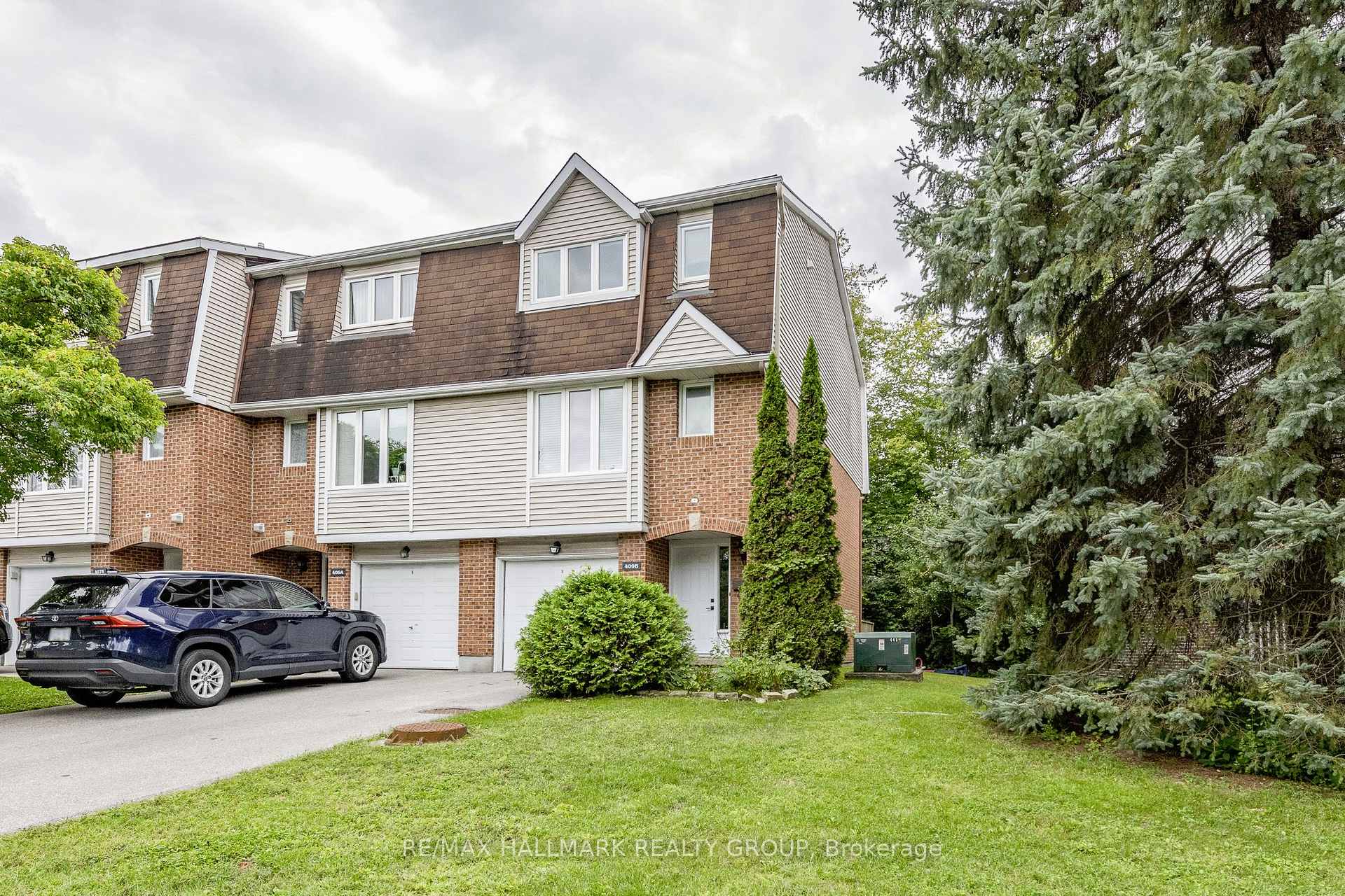 Photo 4 of Unit B, 409 Pickford Drive, Ottawa, Kanata - Katimavik — HOMEH