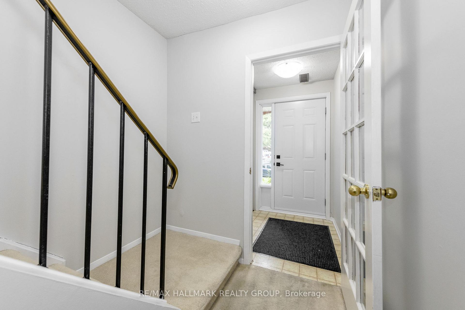 Photo 7 of Unit B, 409 Pickford Drive, Ottawa, Kanata - Katimavik — HOMEH