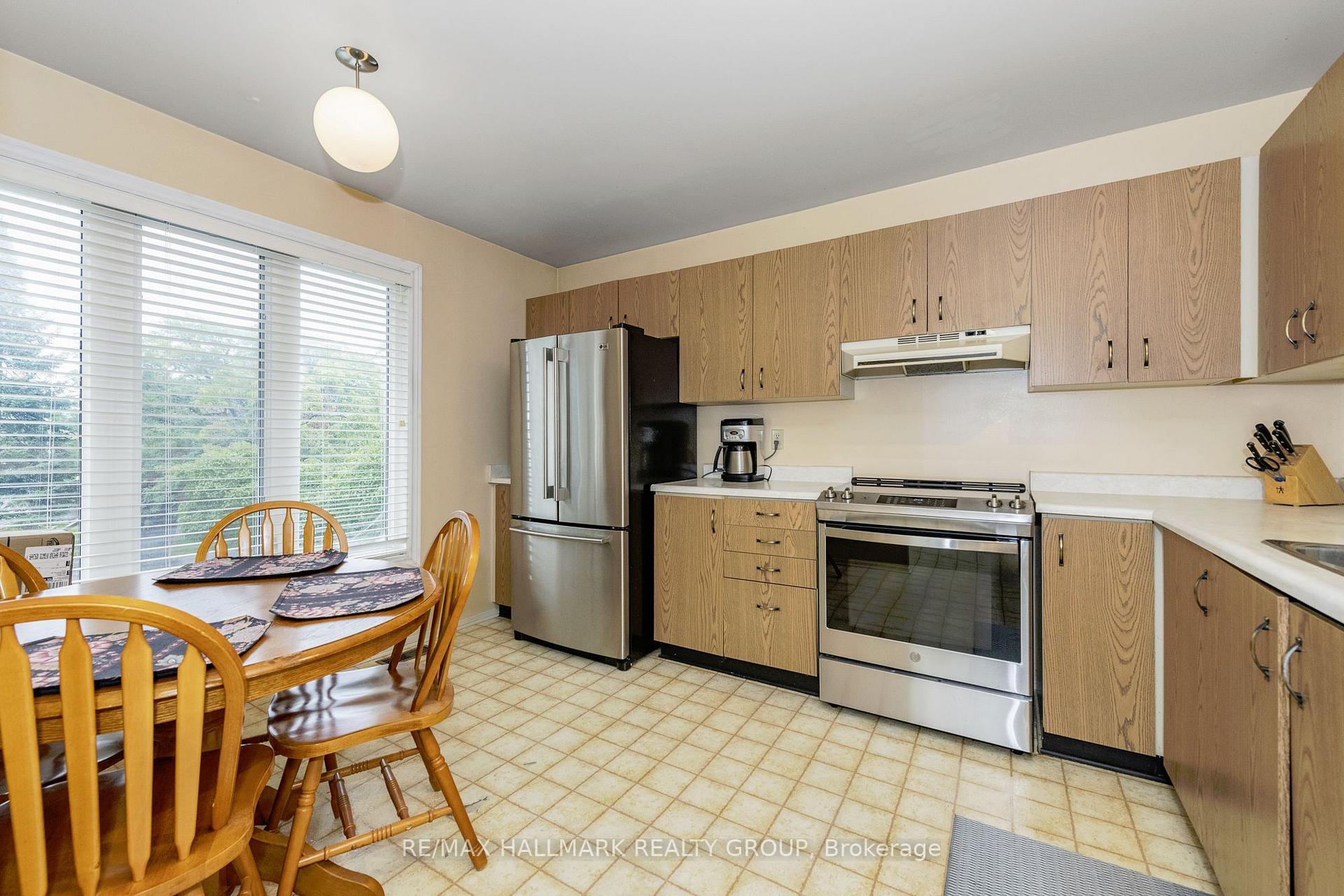 Photo 19 of Unit B, 409 Pickford Drive, Ottawa, Kanata - Katimavik — HOMEH