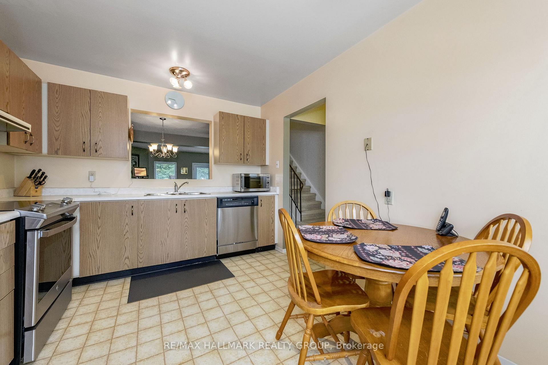Photo 22 of Unit B, 409 Pickford Drive, Ottawa, Kanata - Katimavik — HOMEH