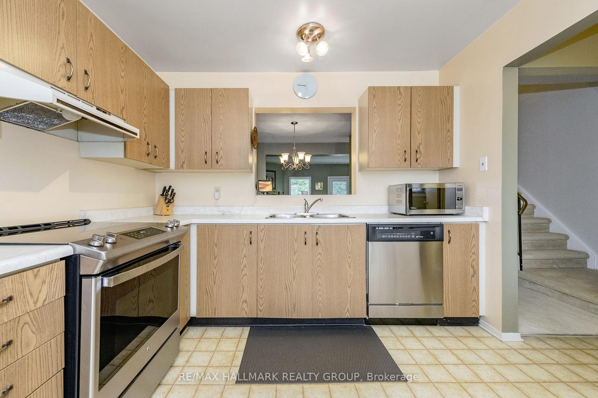 Photo 23 of Unit B, 409 Pickford Drive, Ottawa, Kanata - Katimavik — HOMEH