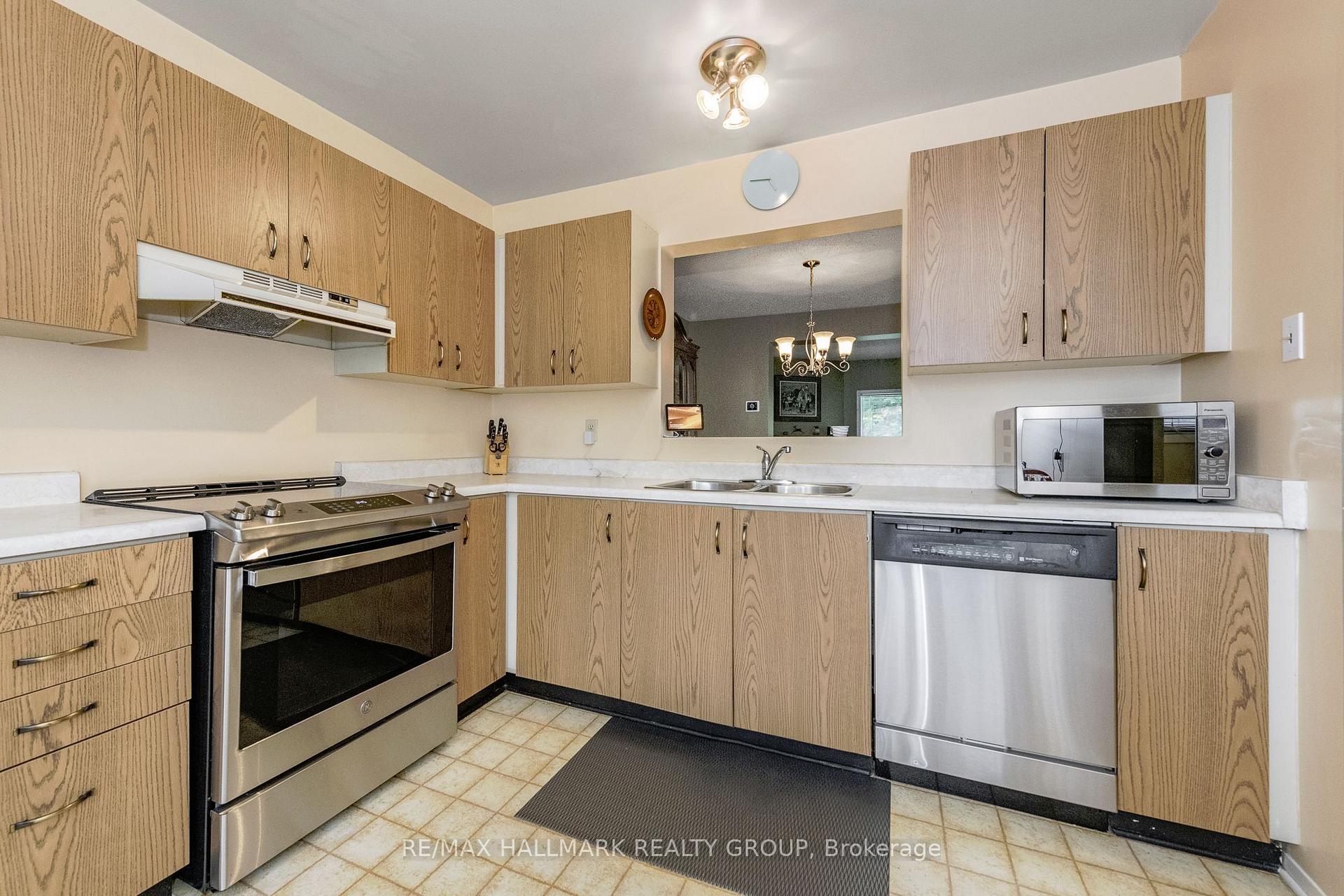 Photo 24 of Unit B, 409 Pickford Drive, Ottawa, Kanata - Katimavik — HOMEH