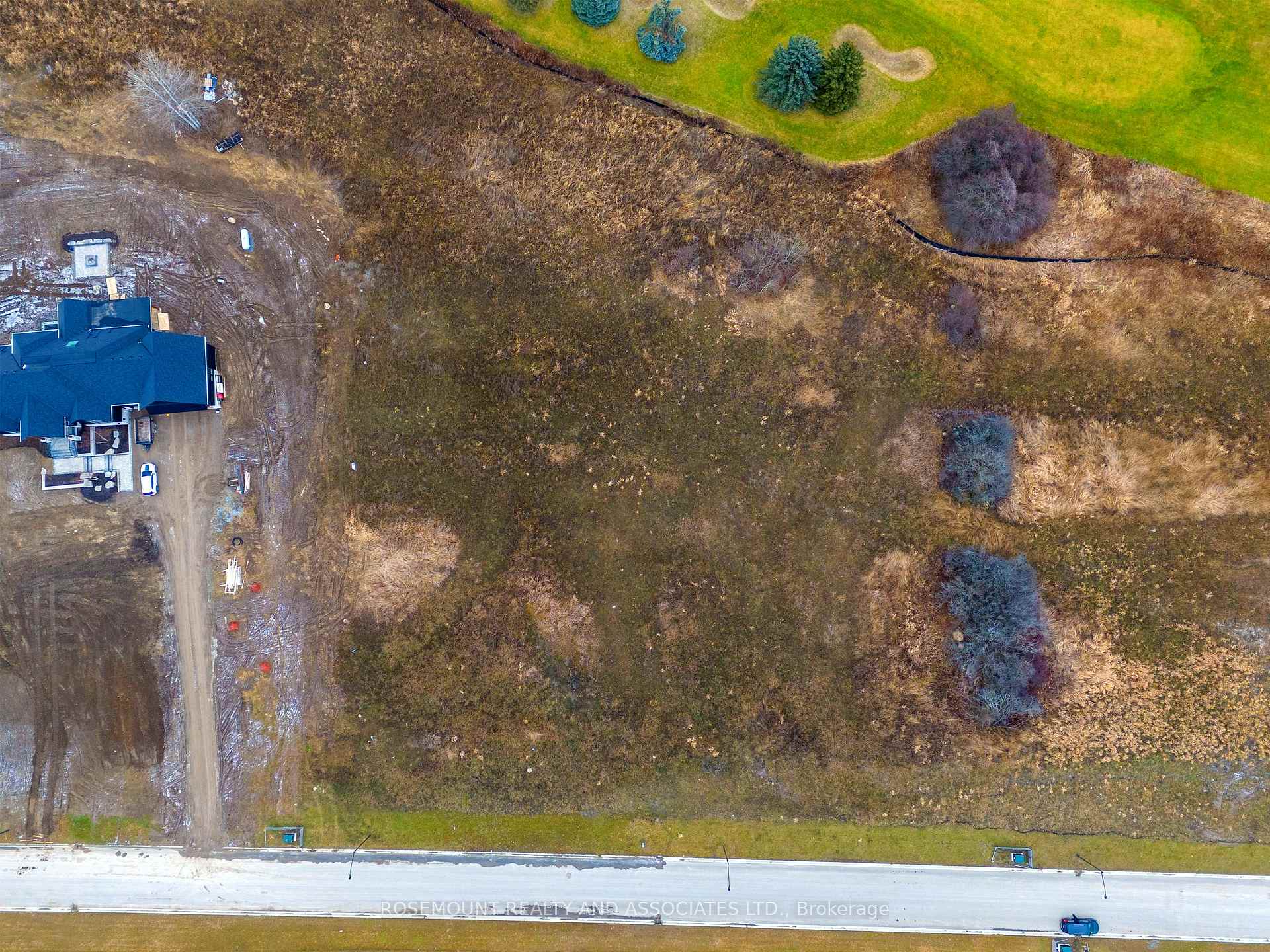 Photo 3 of 33 Franklin Crescent, Whitby, Rural Whitby — HOMEH