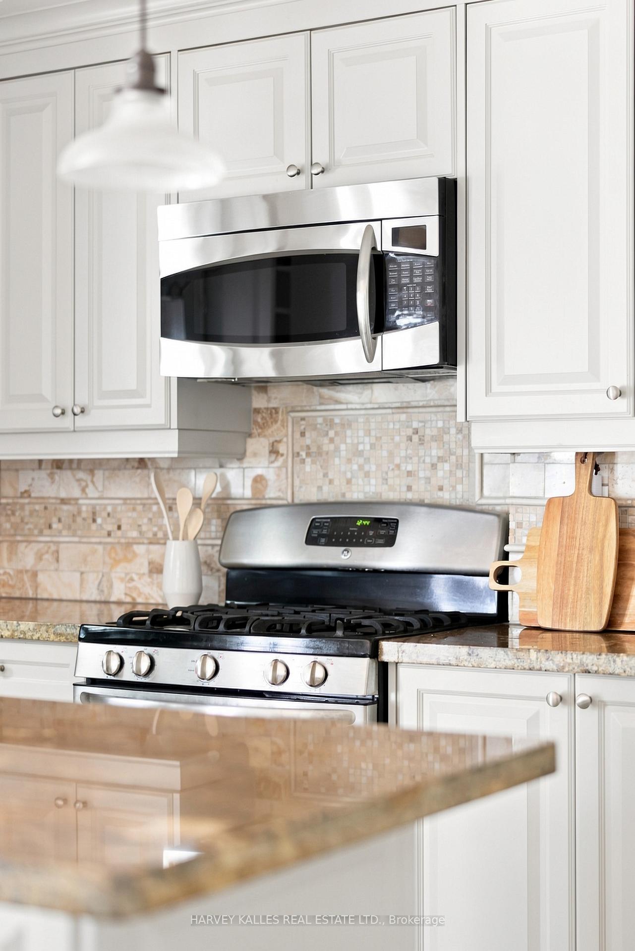Photo 17 of 143 Forman Avenue, Toronto, Mount Pleasant East — HOMEH
