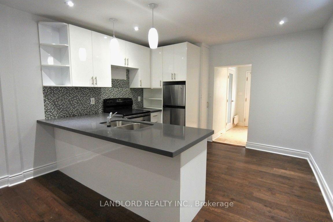 Photo 3 of Unit Main, 22 Rusholme Park Crescent, Toronto, Little Portugal — HOMEH