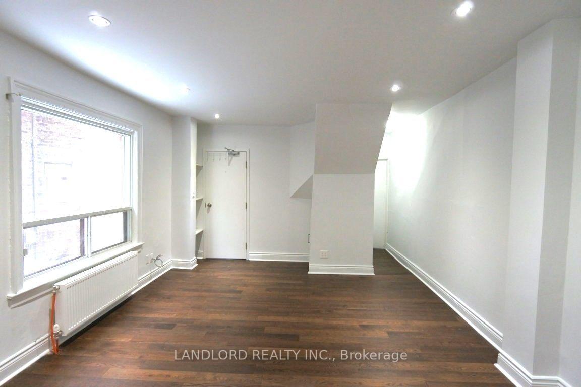 Photo 8 of Unit Main, 22 Rusholme Park Crescent, Toronto, Little Portugal — HOMEH