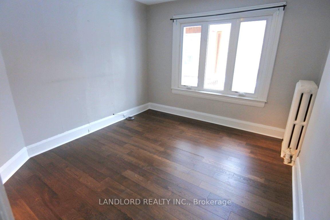 Photo 10 of Unit Main, 22 Rusholme Park Crescent, Toronto, Little Portugal — HOMEH