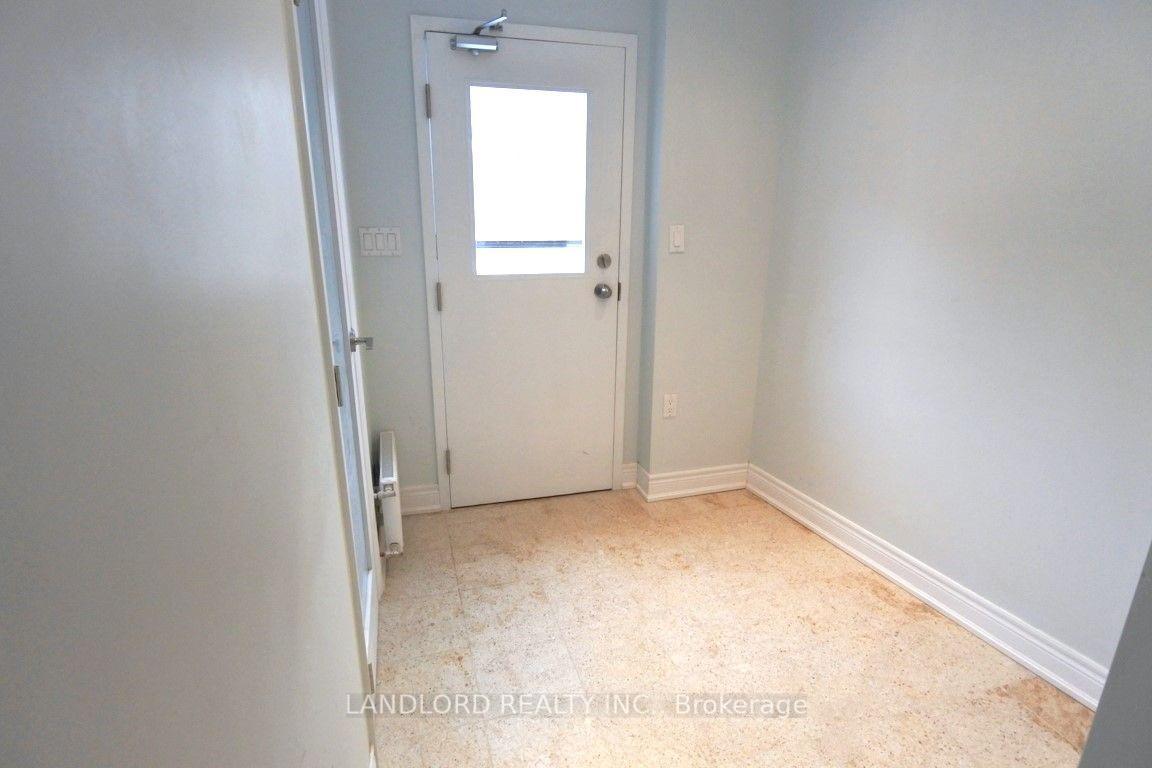 Photo 11 of Unit Main, 22 Rusholme Park Crescent, Toronto, Little Portugal — HOMEH