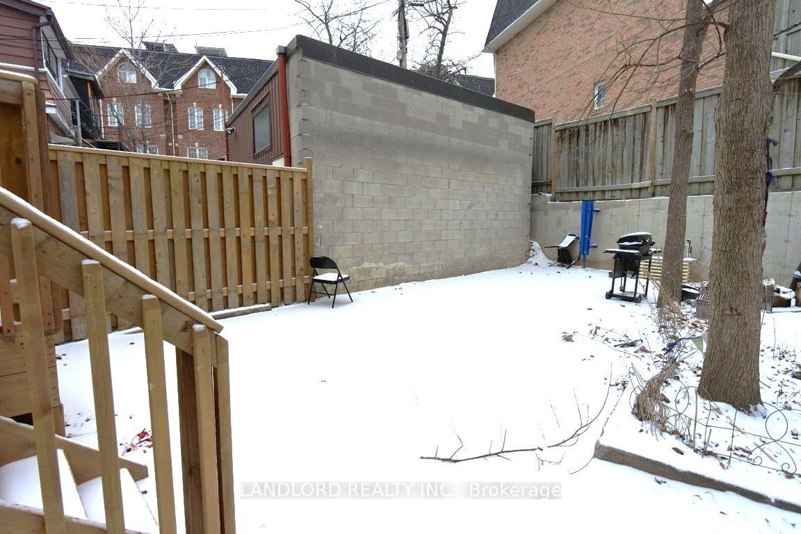 Photo 14 of Unit Main, 22 Rusholme Park Crescent, Toronto, Little Portugal — HOMEH