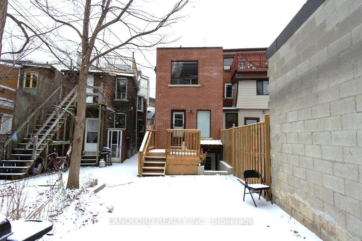 Photo 16 of Unit Main, 22 Rusholme Park Crescent, Toronto, Little Portugal — HOMEH