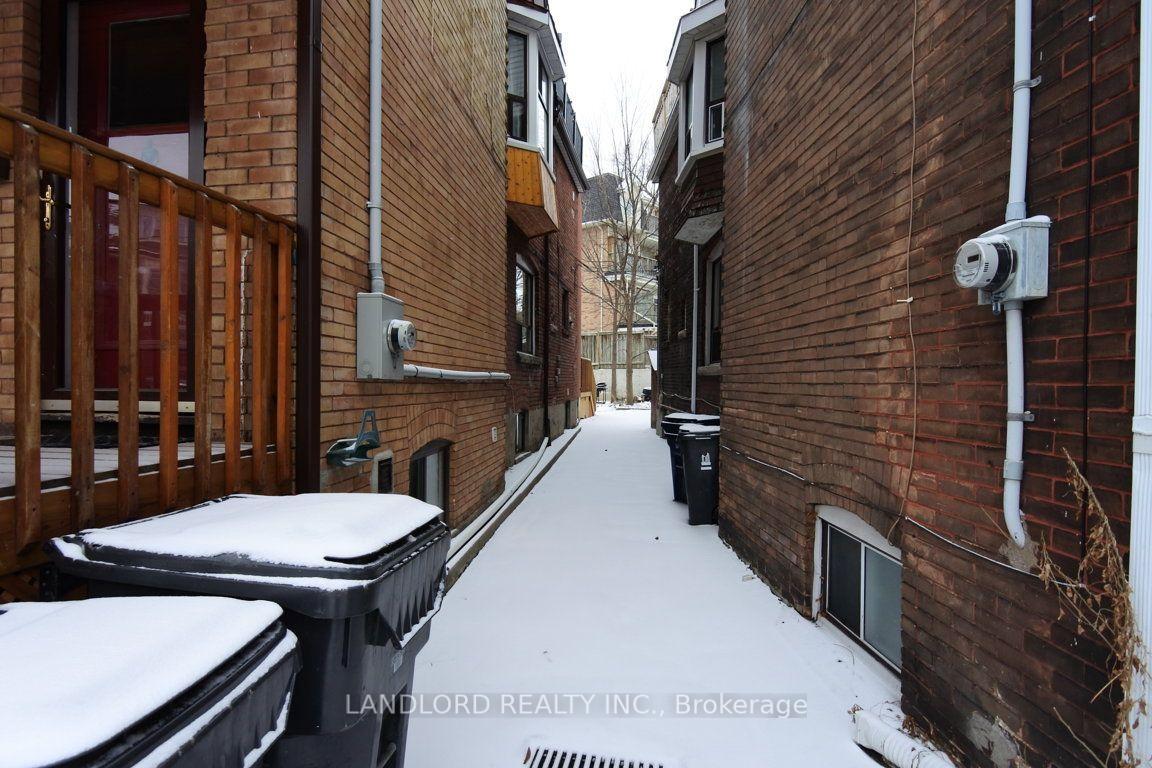 Photo 18 of Unit Main, 22 Rusholme Park Crescent, Toronto, Little Portugal — HOMEH