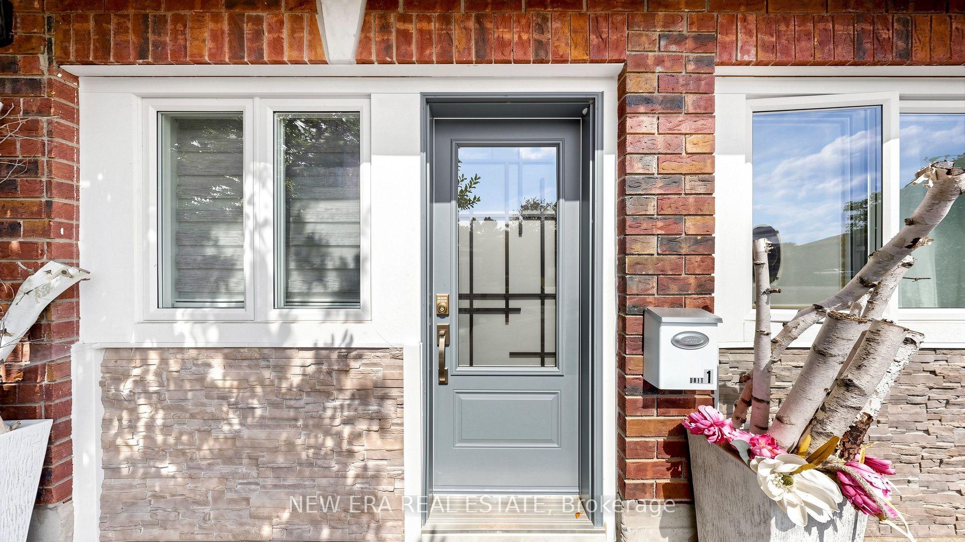 Photo 5 of 30 Harrogate Court, Barrie, Georgian Drive — HOMEH