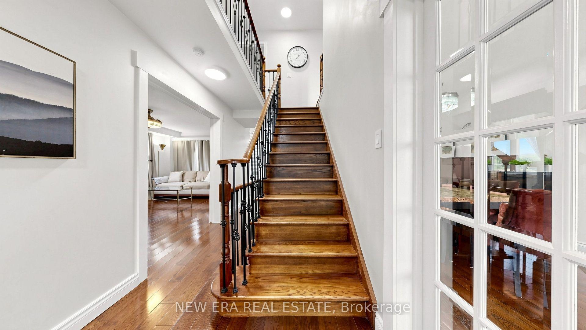 Photo 17 of 30 Harrogate Court, Barrie, Georgian Drive — HOMEH