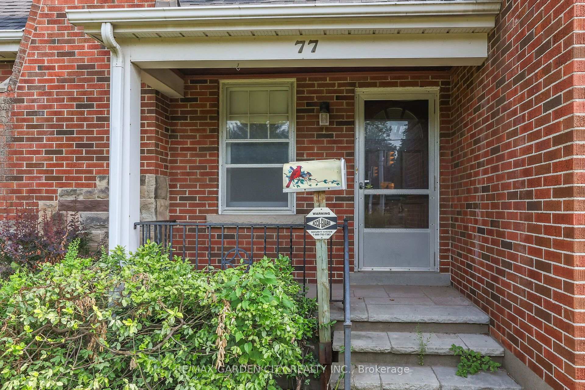 Photo 3 of 77 Main Street E, Grimsby, Grimsby East — HOMEH