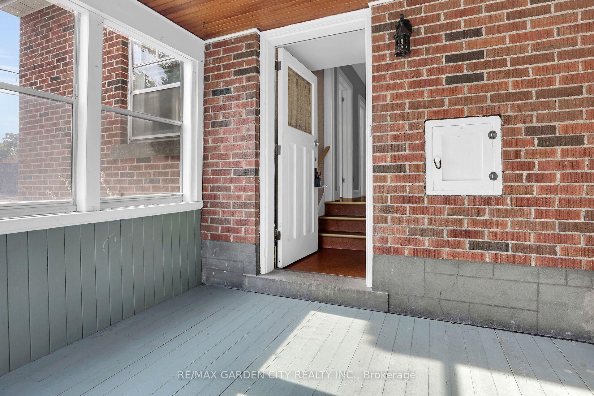 Photo 23 of 77 Main Street E, Grimsby, Grimsby East — HOMEH