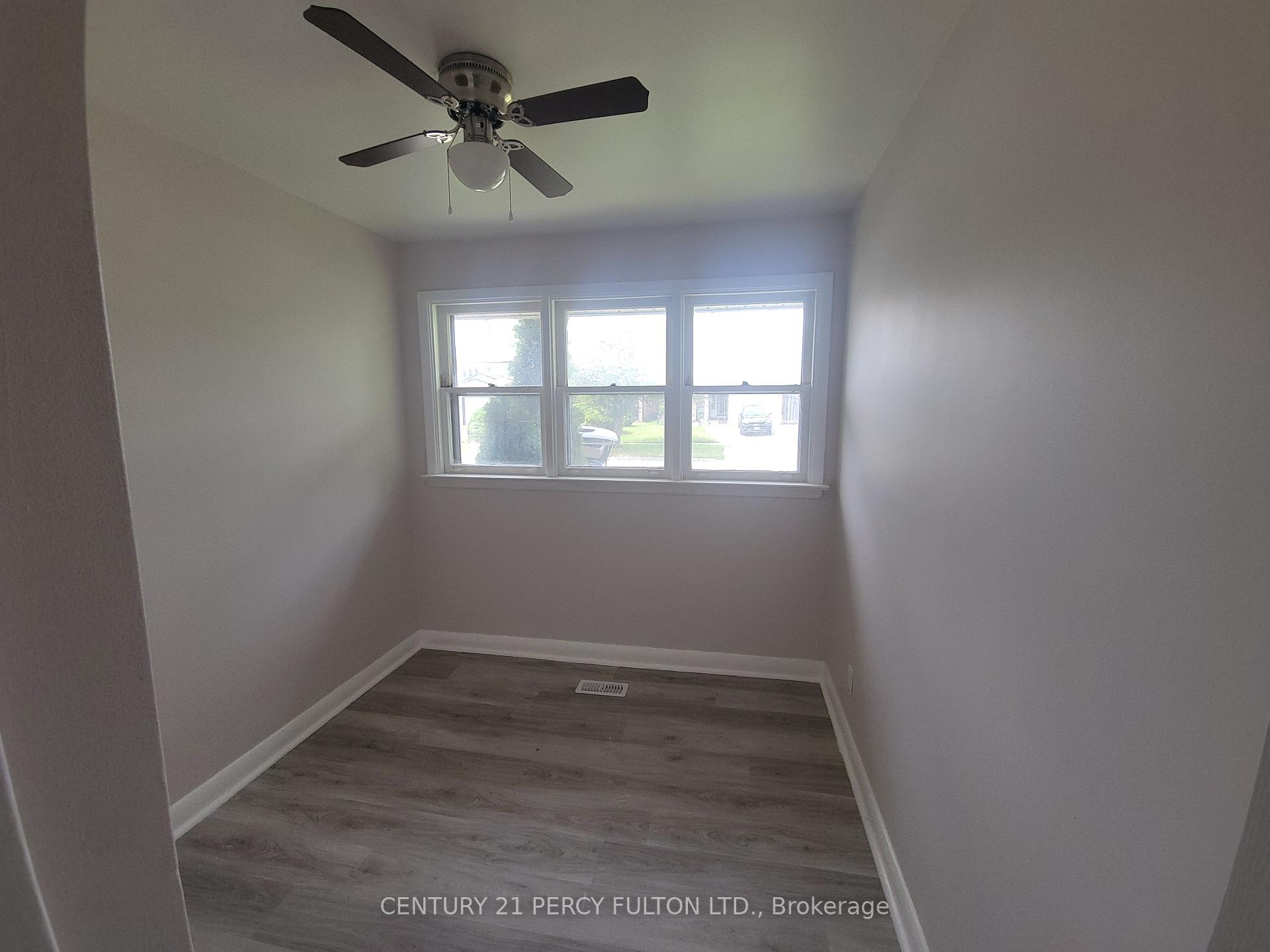 Photo 14 of 71 Grace Street, Scarborough, Eglinton East — HOMEH