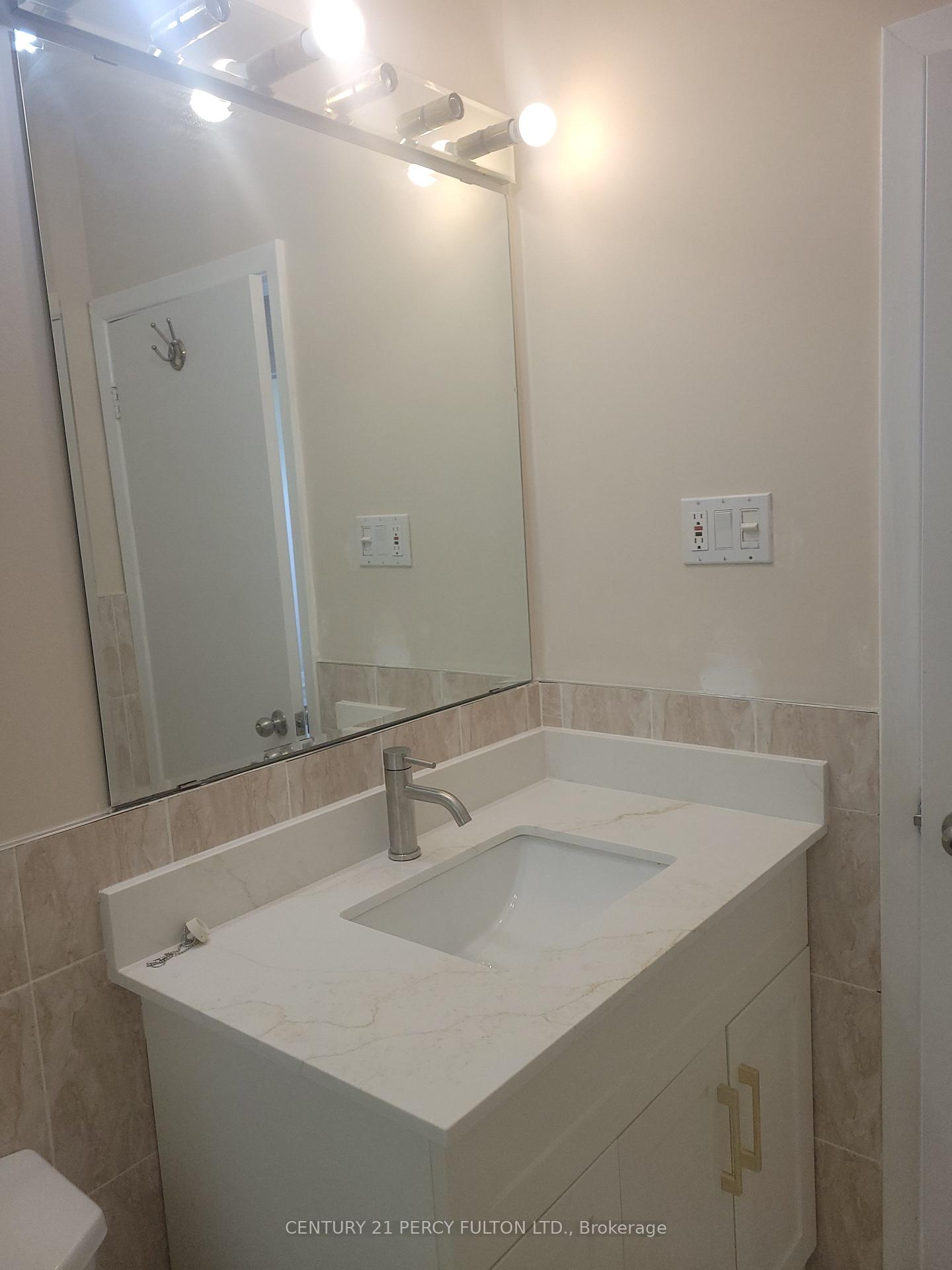 Photo 15 of 71 Grace Street, Scarborough, Eglinton East — HOMEH