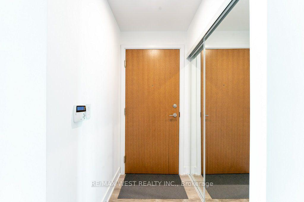 Photo 4 of Unit 3206, 20 Shore Breeze Drive, Etobicoke, Mimico — HOMEH