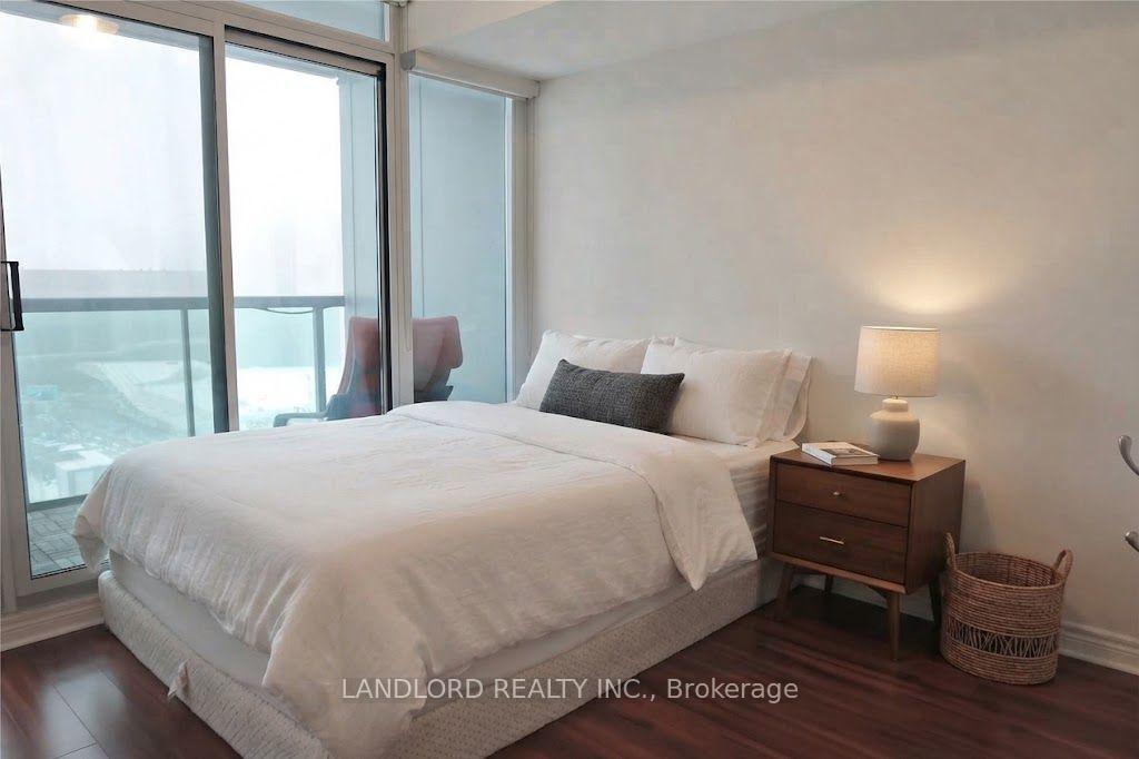 Photo 9 of Unit 1712, 51 Lower Simcoe Street, Toronto, Waterfront Communities — HOMEH