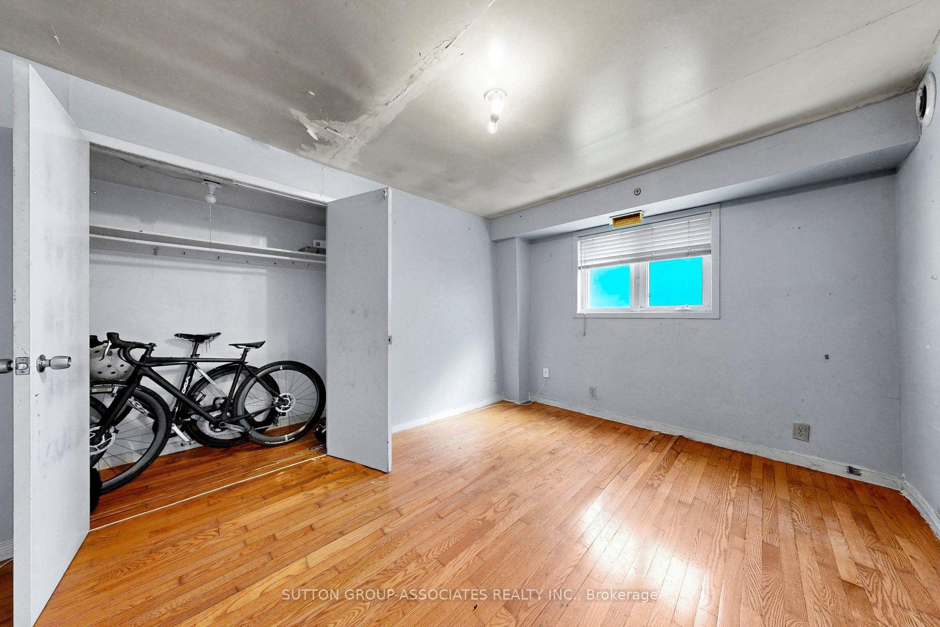 Photo 11 of 18 1/2 Bellevue Avenue, Toronto, Kensington-Chinatown — HOMEH