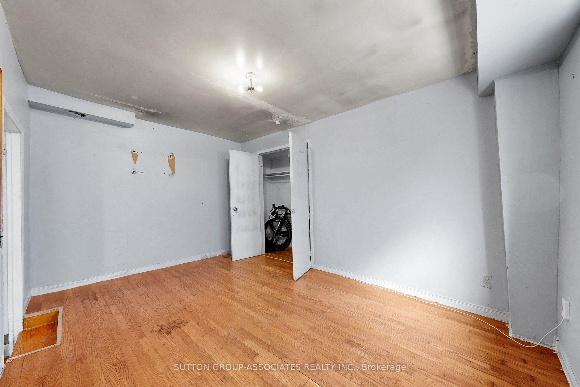 Photo 12 of 18 1/2 Bellevue Avenue, Toronto, Kensington-Chinatown — HOMEH