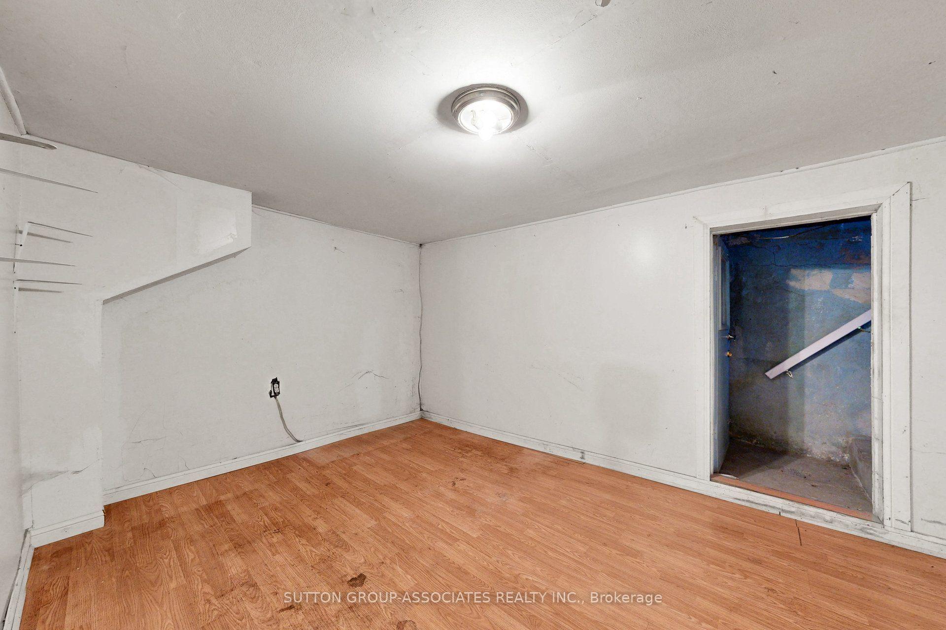 Photo 25 of 18 1/2 Bellevue Avenue, Toronto, Kensington-Chinatown — HOMEH