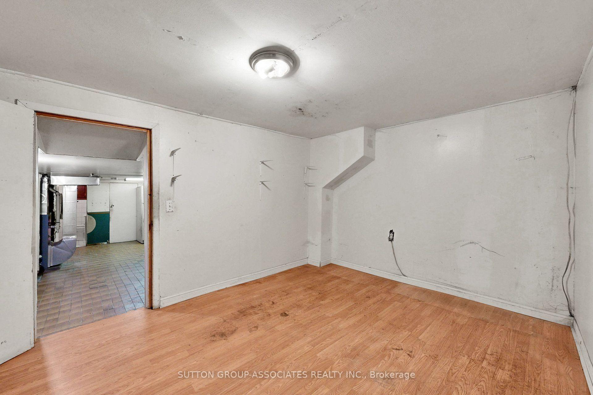 Photo 27 of 18 1/2 Bellevue Avenue, Toronto, Kensington-Chinatown — HOMEH