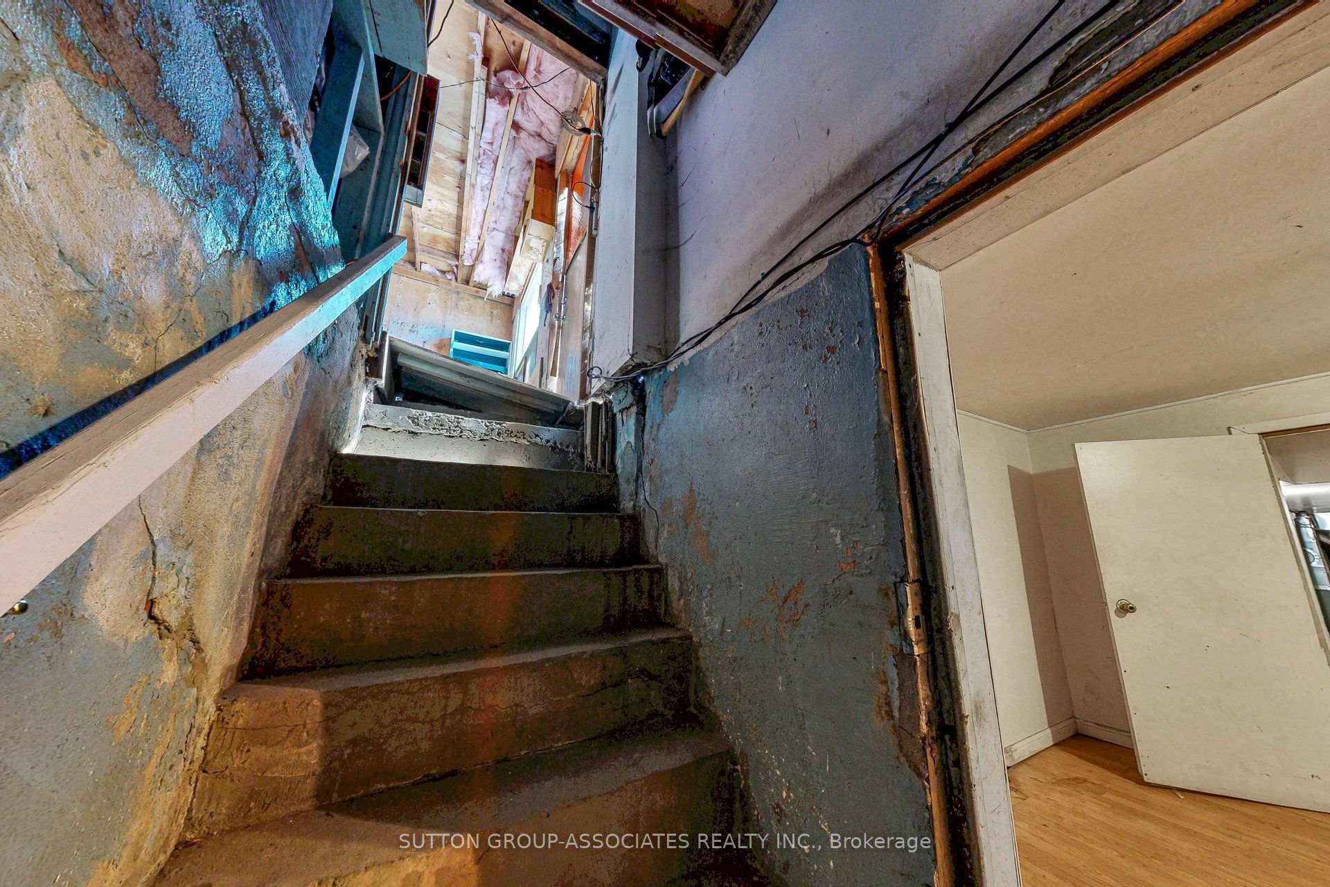 Photo 28 of 18 1/2 Bellevue Avenue, Toronto, Kensington-Chinatown — HOMEH