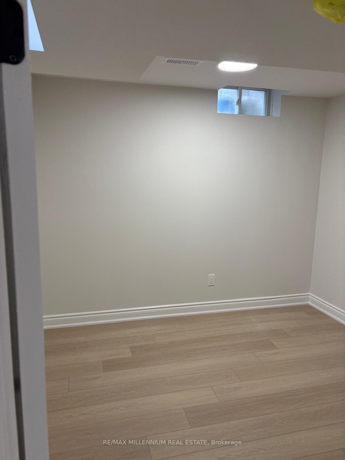 Photo 3 of 66 Attview Crescent, Brampton, Bram East — HOMEH