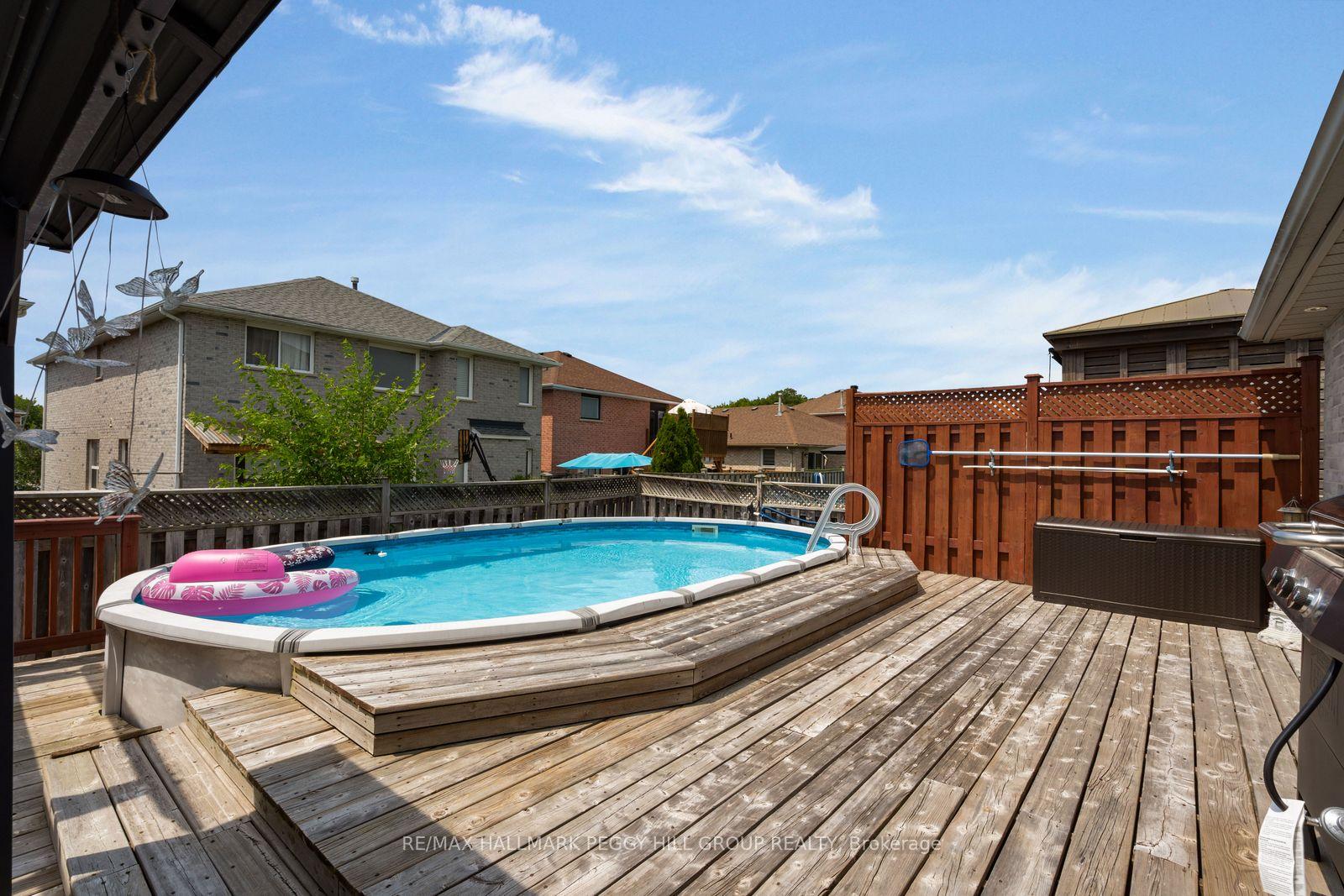 Photo 2 of 9 Stephanie Lane, Barrie, Painswick South — HOMEH
