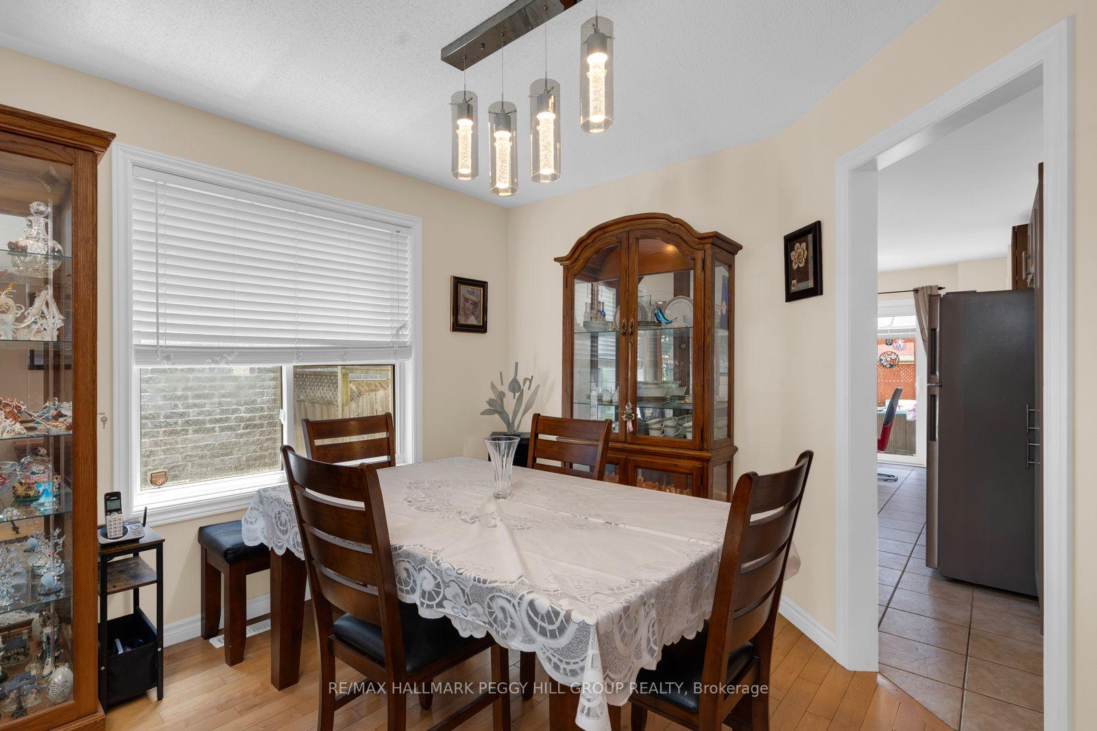 Photo 6 of 9 Stephanie Lane, Barrie, Painswick South — HOMEH
