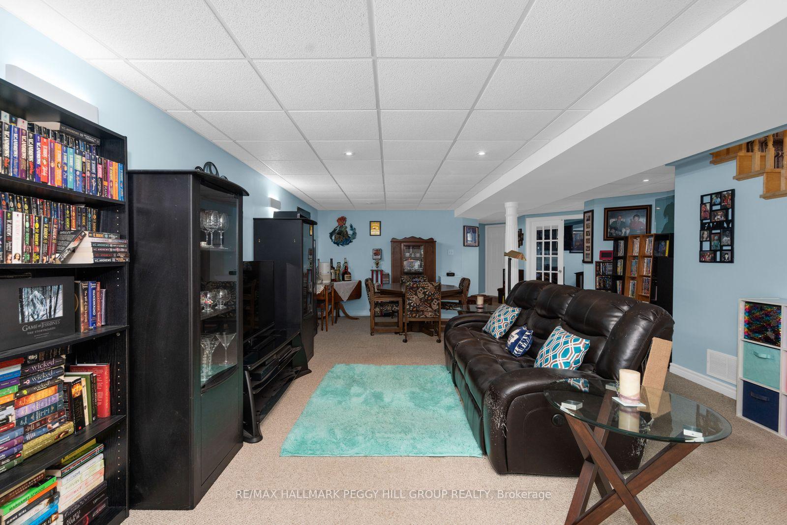 Photo 16 of 9 Stephanie Lane, Barrie, Painswick South — HOMEH