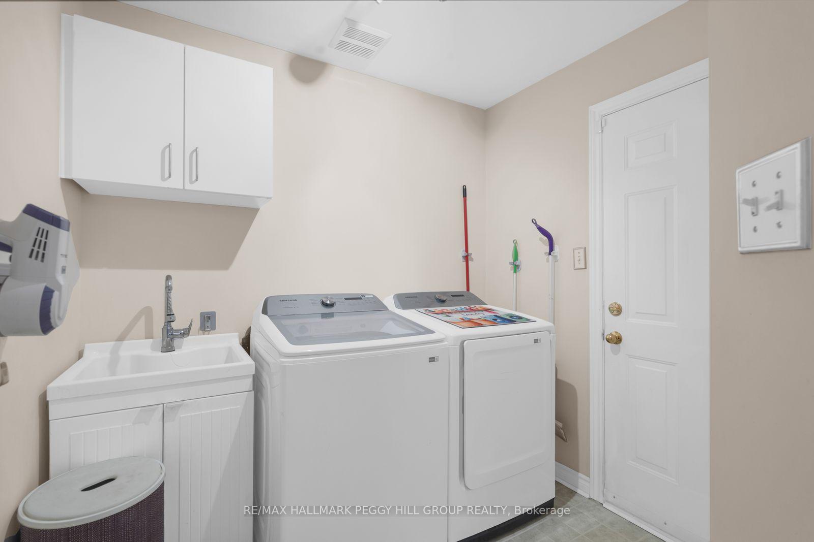 Photo 21 of 9 Stephanie Lane, Barrie, Painswick South — HOMEH
