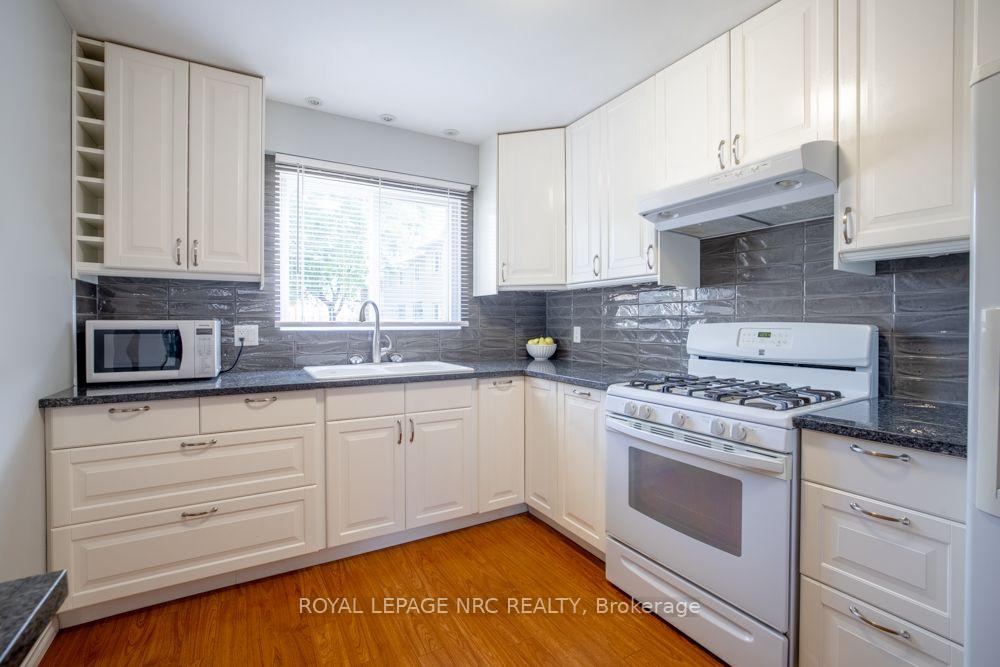 Photo 6 of Unit 48, 65 Dorchester Boulevard, St. Catharines, Carlton/Bunting — HOMEH