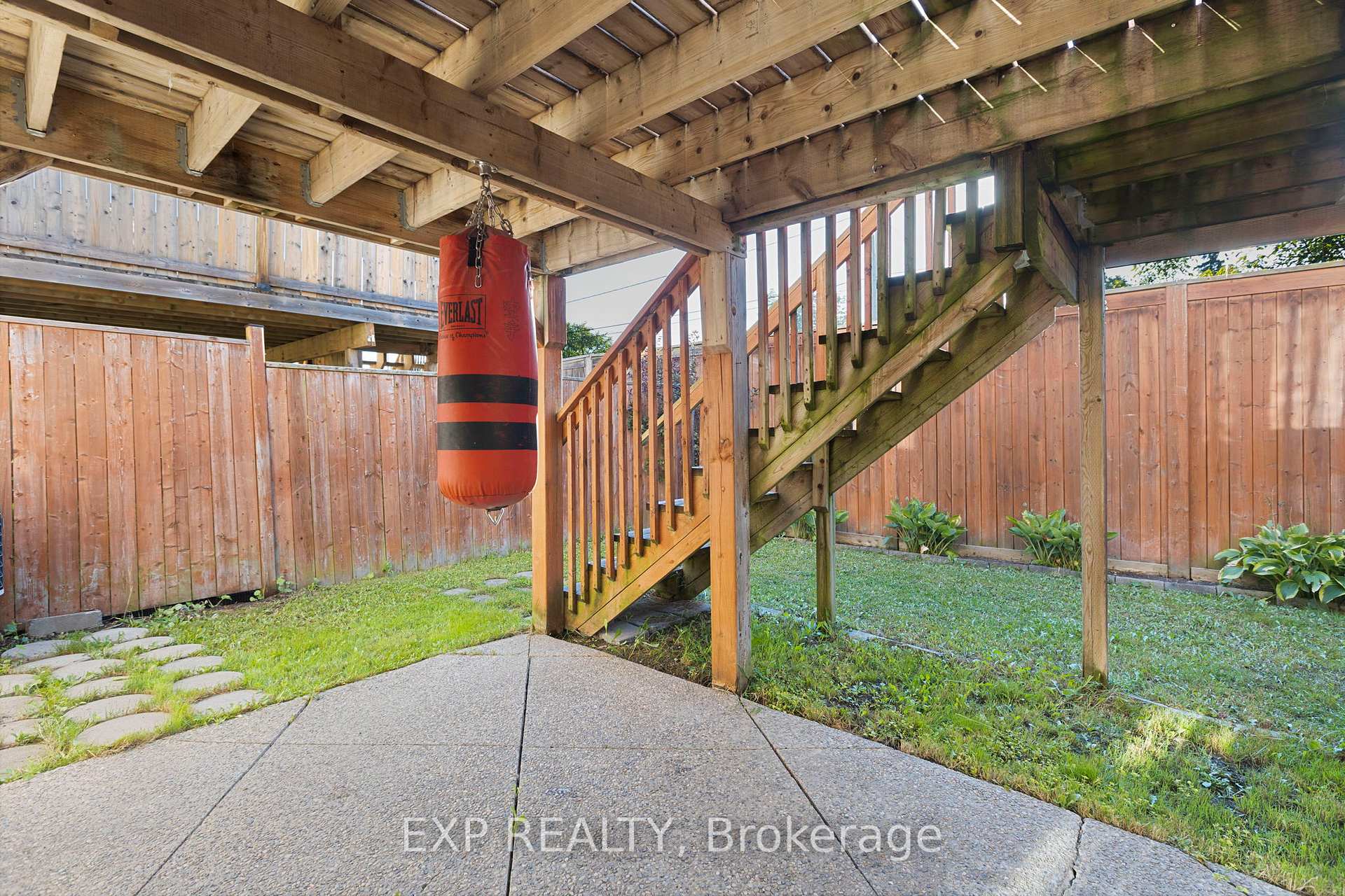 Photo 80 of 35 Thames Way, Hamilton, Mount Hope — HOMEH