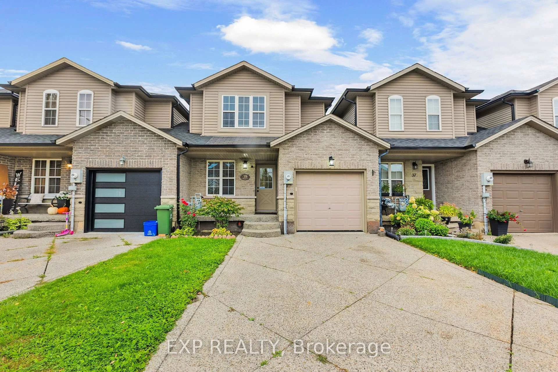 Photo 15 of 35 Thames Way, Hamilton, Mount Hope — HOMEH