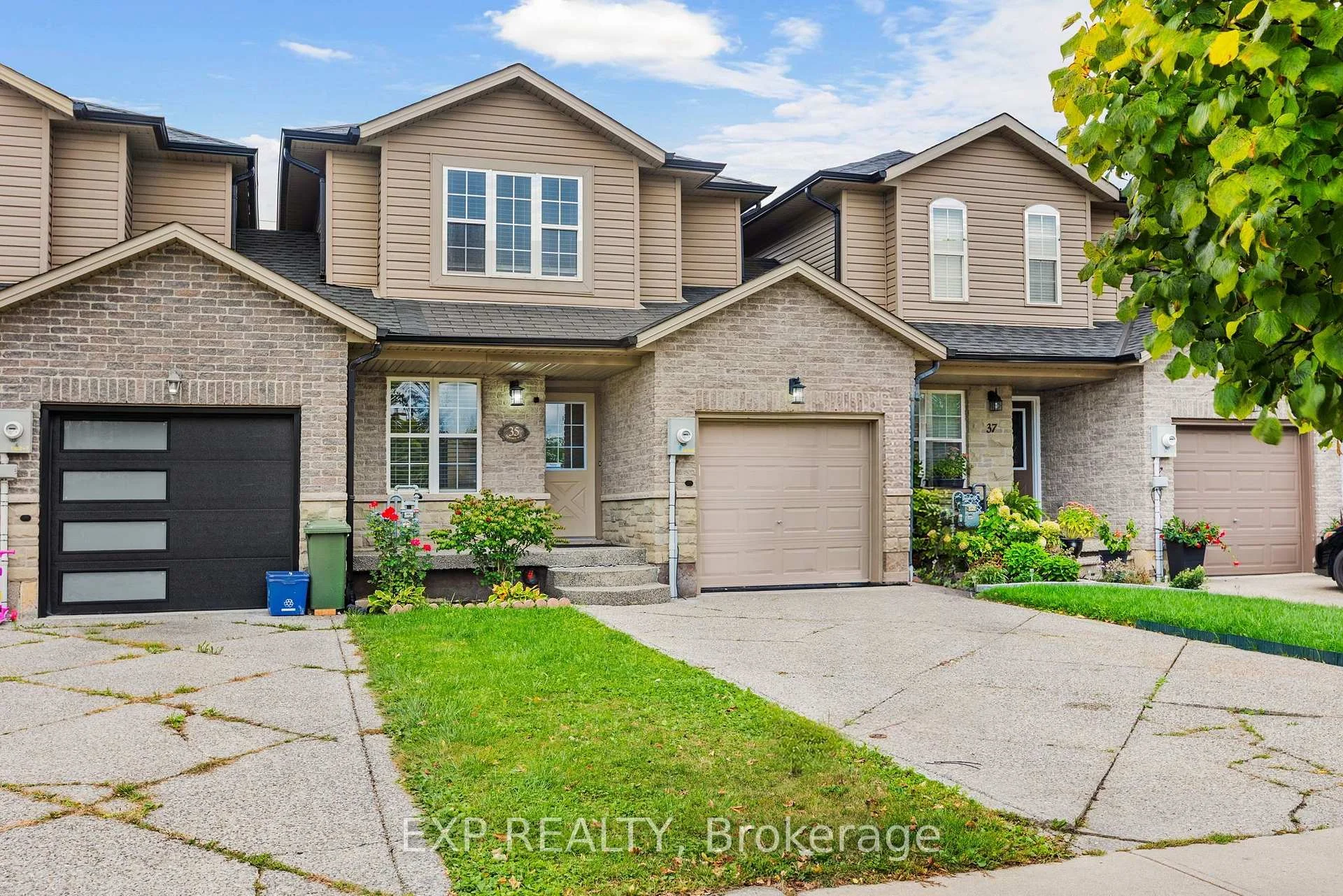 Photo 17 of 35 Thames Way, Hamilton, Mount Hope — HOMEH