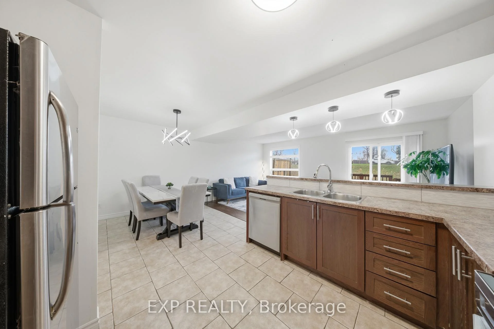 Photo 33 of 35 Thames Way, Hamilton, Mount Hope — HOMEH