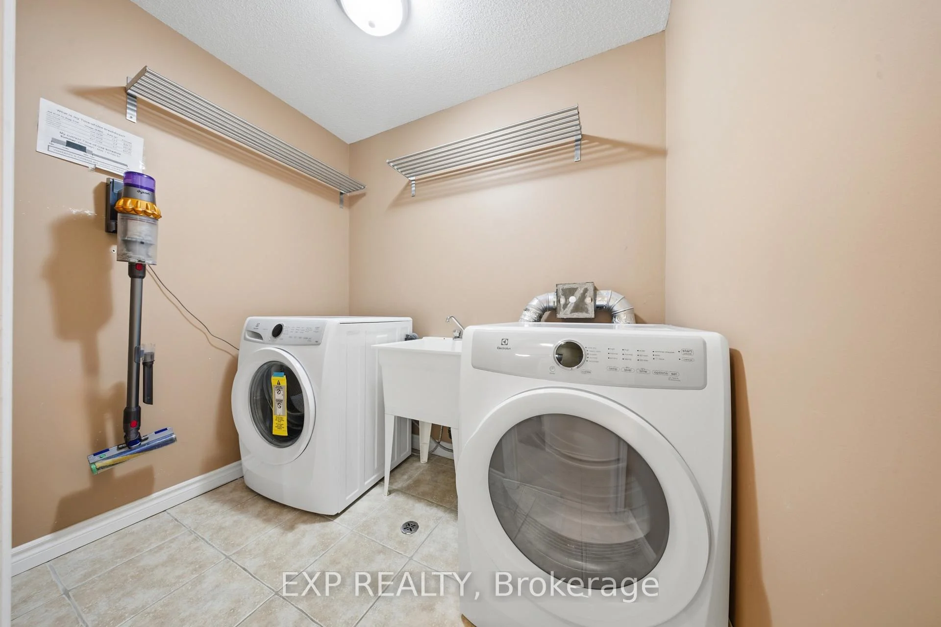 Photo 68 of 35 Thames Way, Hamilton, Mount Hope — HOMEH