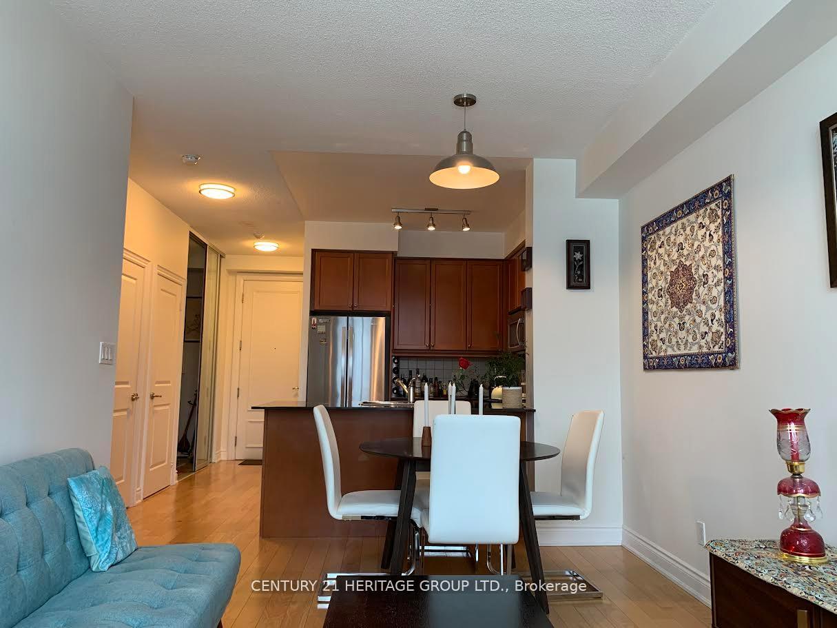 Photo 5 of Unit 311, 10 Bloorview Place, North York, Don Valley Village — HOMEH